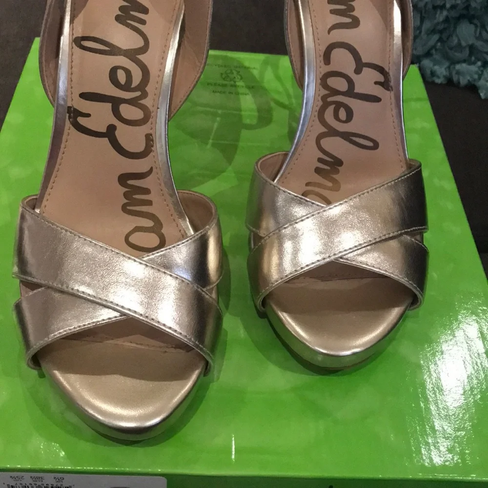 Golden heels💫 - Picture 2 of 8